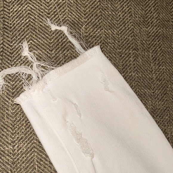 PAIGE WMN’s Dice White VERDUGO Crop Destructed Bottoms Size 26 - Picture 4 of 16